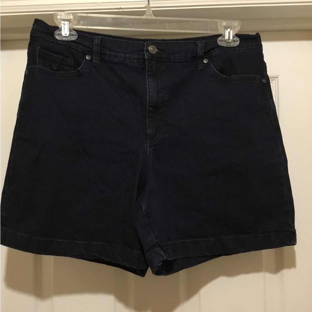 Gloria Vanderbilt Black Jean Shorts Classic Denim Style